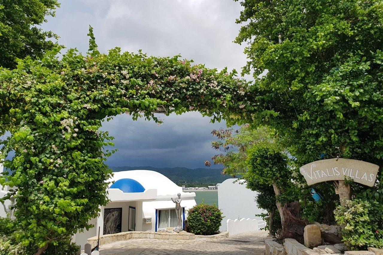 Vitalis Villas Ilocos Bagian luar foto